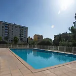 Les Jardins Du Luxembourg-3 By Interhome דירה הייר